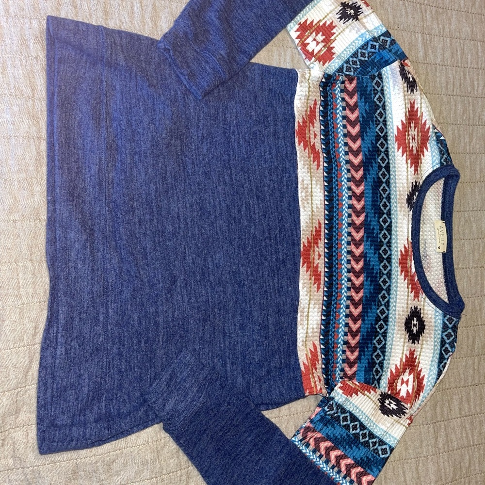 Aztec Pullover - Picture 2 of 6